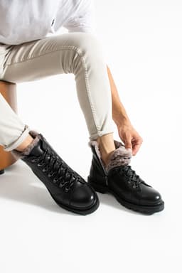 SHOEMAKER El Yapımı Siyah Kürklü Outdoor Erkek Çizme Bot | Kışlık ve Suya Dayanıklı E-220SYH
